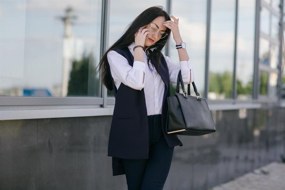 geanta neagra de piele